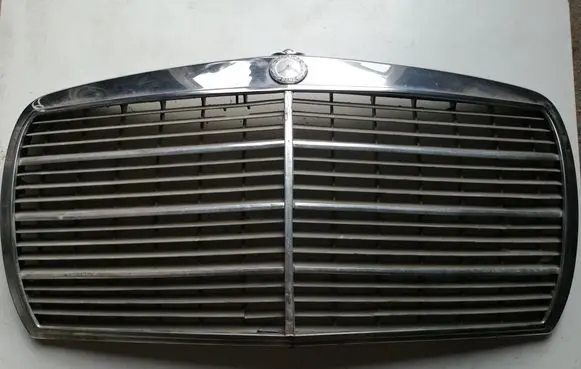 Mercedes-Benz W123 Front grill