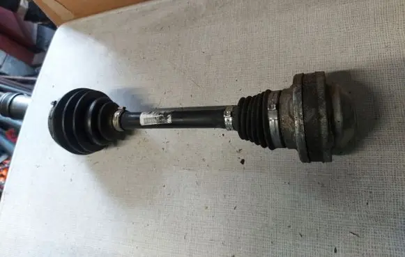 Volkswagen Caddy Front driveshaft 2K3407271B
