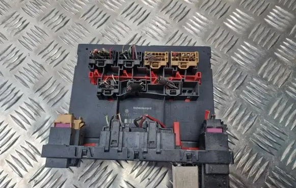 Volkswagen PASSAT B6 Comfort/convenience module 3C0937049J