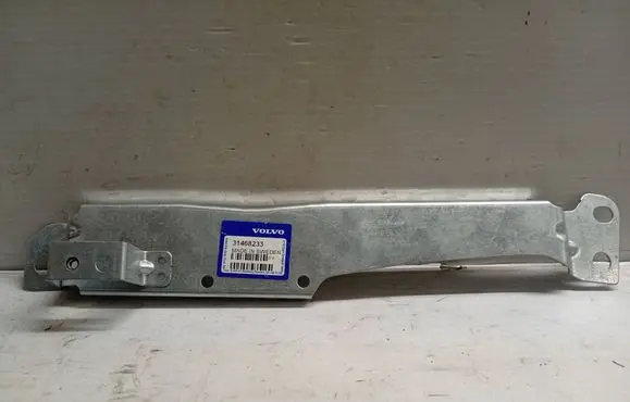 Volvo S60 Fender mounting bracket 31468233