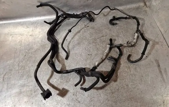 Nissan NV300 Fuel return line/hose 