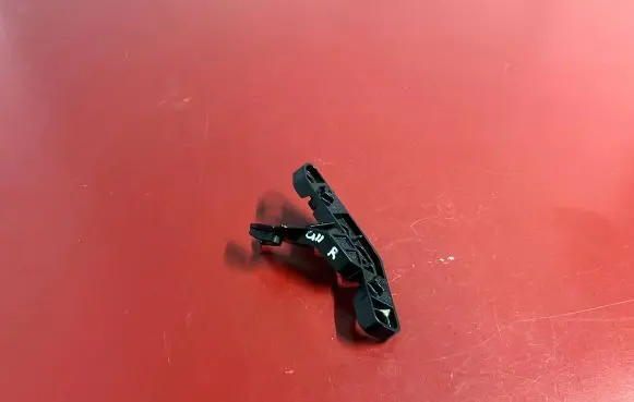 BMW X1 U11 Fender mounting bracket 8122024 9883590 51119883590