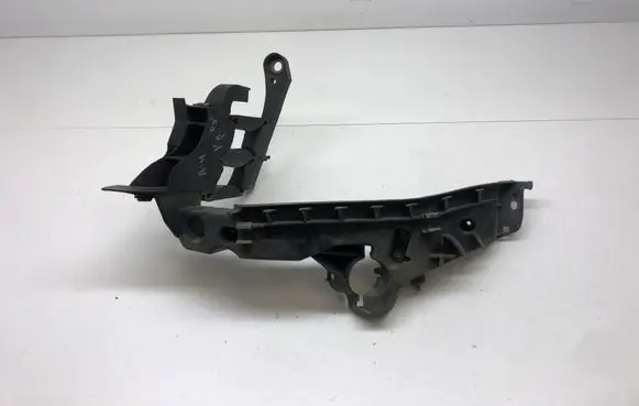Audi A4 S4 B8 8K Headlight/headlamp mounting bracket 8K0805607A