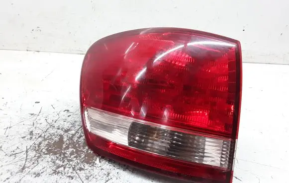 Toyota Avensis Verso Rear/tail lights
