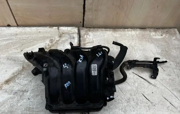 KIA Sportage Intake manifold 393002B100 902210006 640745310