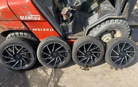 Nissan 350Z R18 alloy rim 