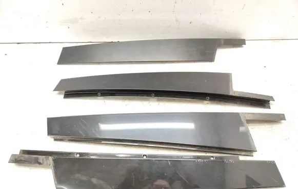 BMW X3 E83 (B) Pillar trim (exterior) 