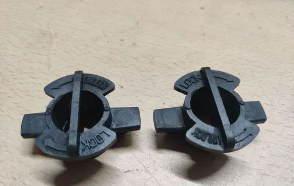 Infiniti Q70 Y51 Radiator mount bracket 