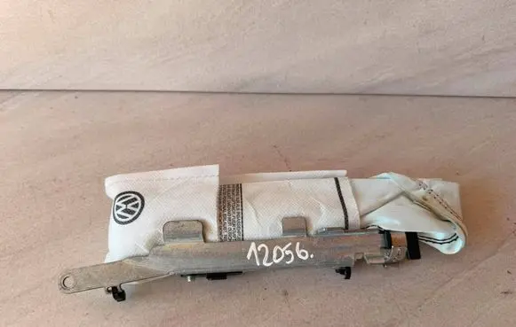 Volkswagen Jetta VI Seat airbag 5C0880242