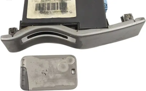 Renault Laguna II Ignition lock 8200224595
