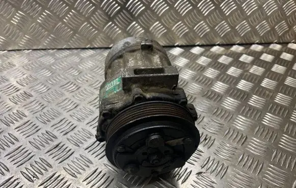 Opel Signum Air conditioning (A/C) compressor (pump) 13208187