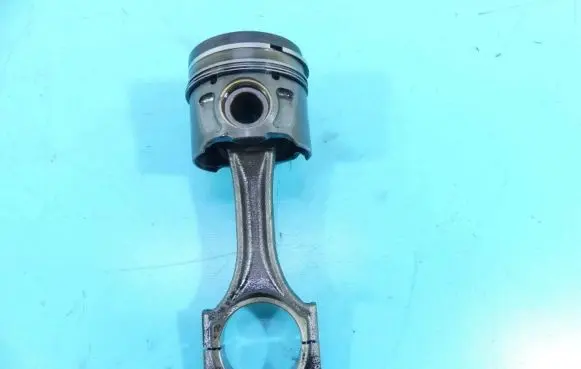 Piston