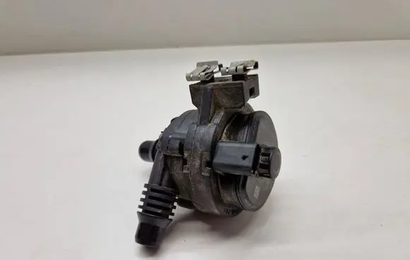 BMW i4 Electric auxiliary coolant/water pump 8840614