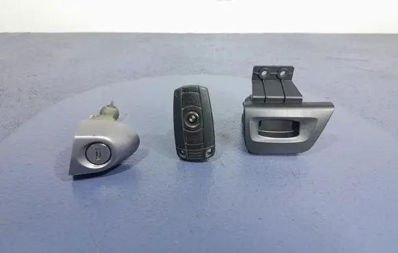 BMW 1 E81 E87 Ignition lock 6933708