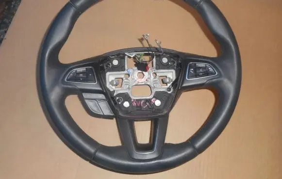 Ford Kuga II Steering wheel