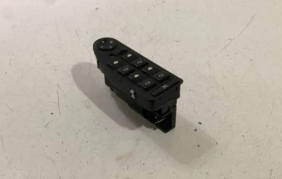BMW 5 E39 Electric window control switch 8368966