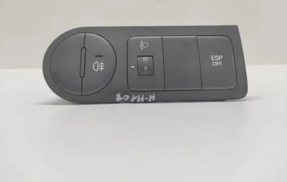 Hyundai H-1, Starex, Satellite Light switch 933104H000