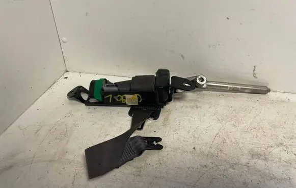 Volvo V70 Front seatbelt 8626240