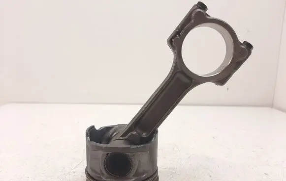 Nissan NV200 Piston with connecting rod