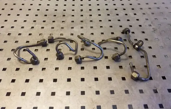 Seat Toledo IV (NH) Fuel injector supply line/pipe 