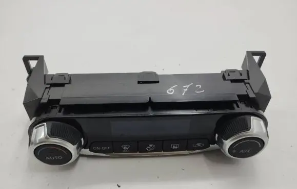 Nissan Juke II F16 Climate control unit 275005FA5A L3A15361