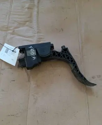 Skoda Fabia Mk1 (6Y) Accelerator throttle pedal 0281002378