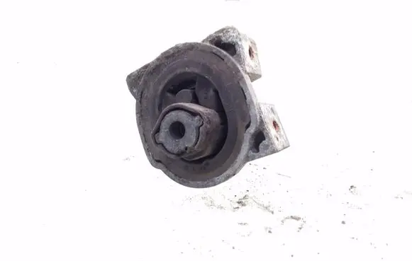 Mercedes-Benz B W245 Engine mount bracket A1692401018