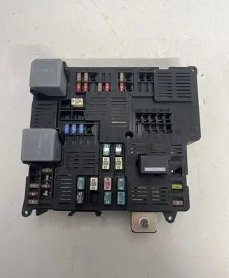 Volvo XC90 Fuse module 31676132