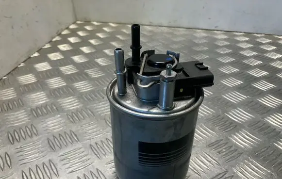 Nissan Juke I F15 Fuel filter 19C30A