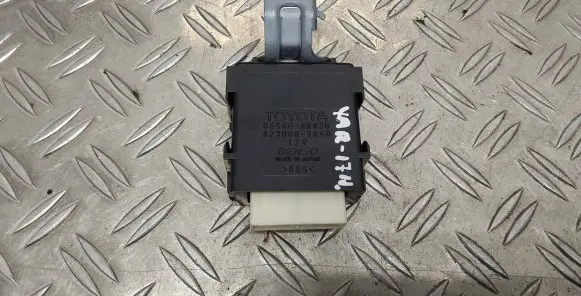 Toyota Yaris Window wiper relay 859400D030