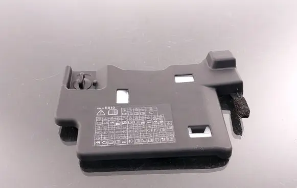 Honda CR-V Fuse box cover 77340SWAG03ZA