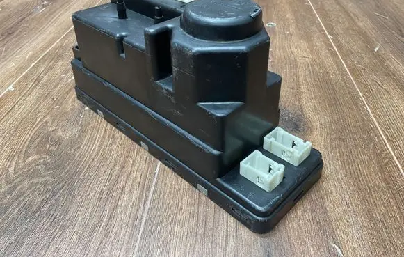 Mercedes-Benz E W210 Central locking vacuum pump 2108000448