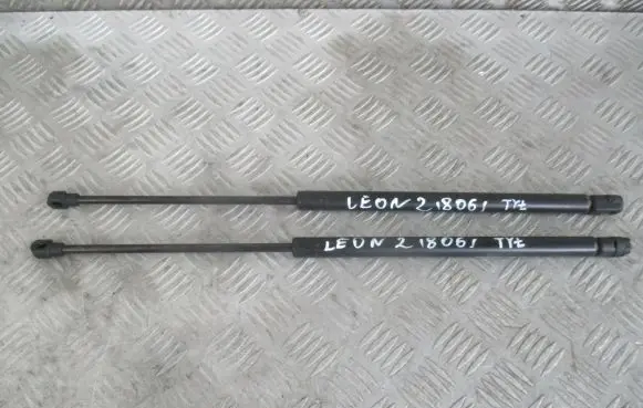 Seat Leon (1P) Shock absorber/damper mounting bracket 