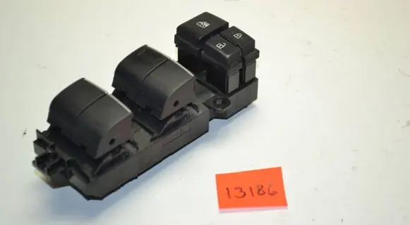 Toyota RAV 4 (XA50) Electric window control switch 8404042080 18522A235448