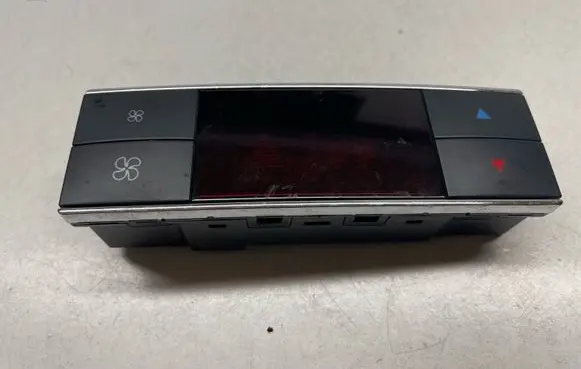 Mercedes-Benz E W212 Climate control unit A2048303290 2048303290