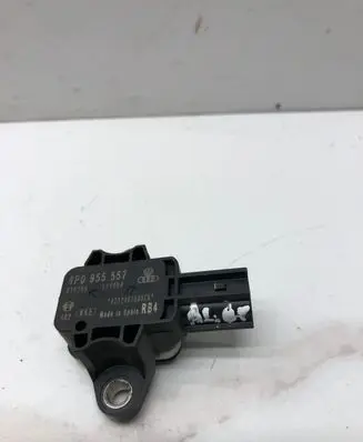Audi A4 S4 B7 8E 8H Airbag deployment crash/impact sensor 8P0955557 131004 010208