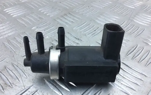 Audi A4 S4 B7 8E 8H Turbo solenoid valve 059906627B