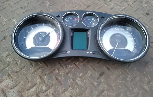 Peugeot RCZ Speedometer (instrument cluster) 9666661280 3DF5U191 503001557211