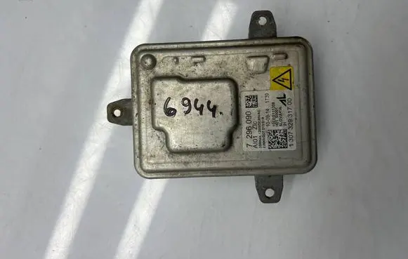 BMW 3 F30 F35 F31 Headlight ballast module Xenon 7296090
