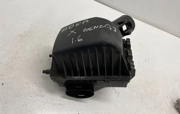 Opel Mokka X Air filter box 42418570