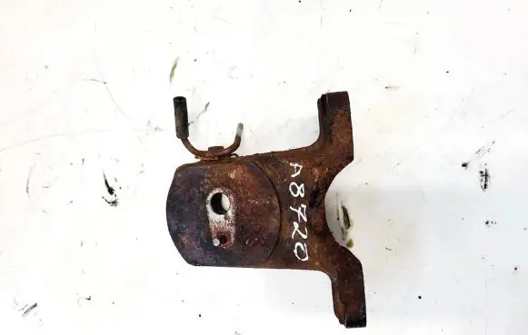 Toyota Land Cruiser (J100) Engine mounting bracket