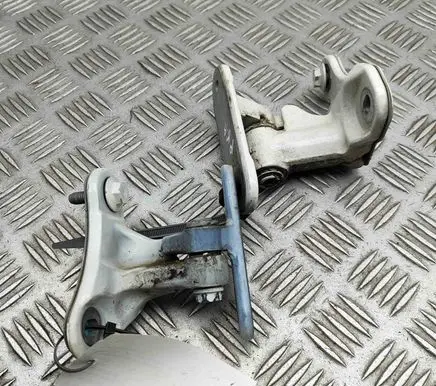 Mercedes-Benz CLA C117 X117 W117 Front door hinges set A2467201137 A2467200337
