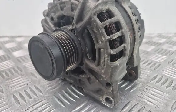 Mercedes-Benz CLA C117 X117 W117 Generator/alternator A0009061903