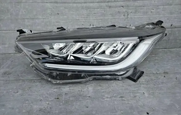 Toyota Yaris XP210 Headlight/headlamp K6446
