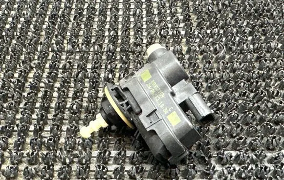 Peugeot 5008 Headlight level adjustment motor 89037159