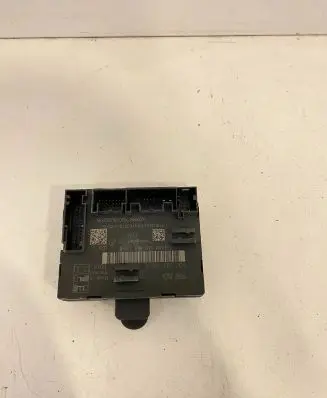 Volkswagen PASSAT B8 Door control unit/module 5Q0959592E 5Q0959592B