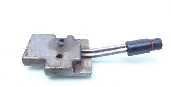 Volkswagen Golf V Electric engine pre-heating system (optional) 
