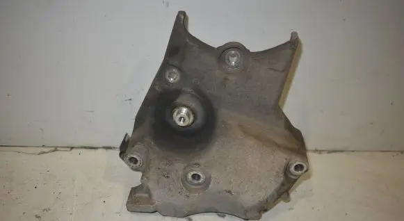 Opel Insignia A Engine mounting bracket 55566020