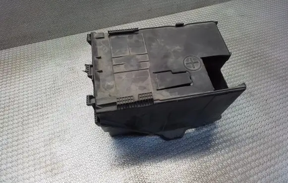 Battery box tray