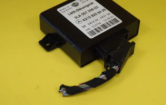 Mercedes-Benz E W210 Light module LCM A2108206426
